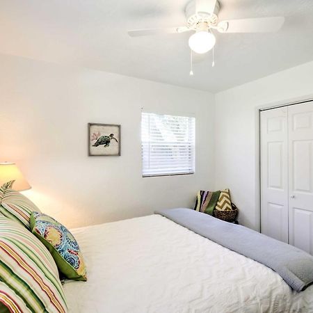 New Smyrna Beach Abode With Fire Pit, Walk To Beach! エクステリア 写真