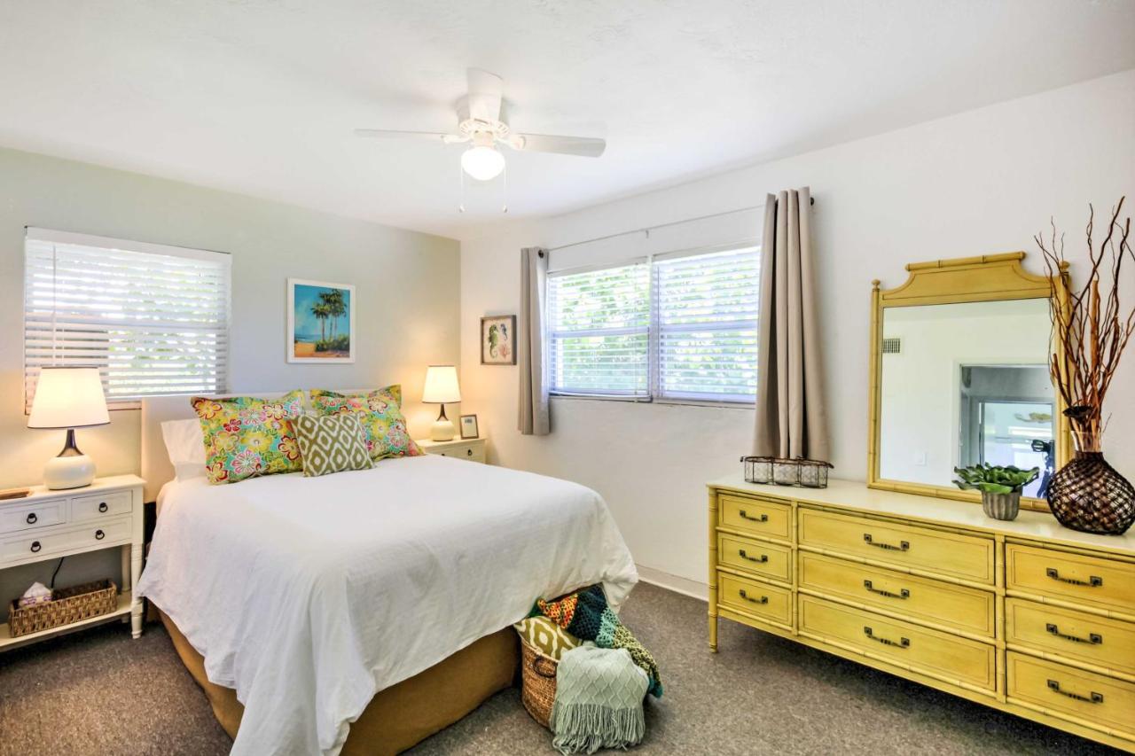 New Smyrna Beach Abode With Fire Pit, Walk To Beach! エクステリア 写真
