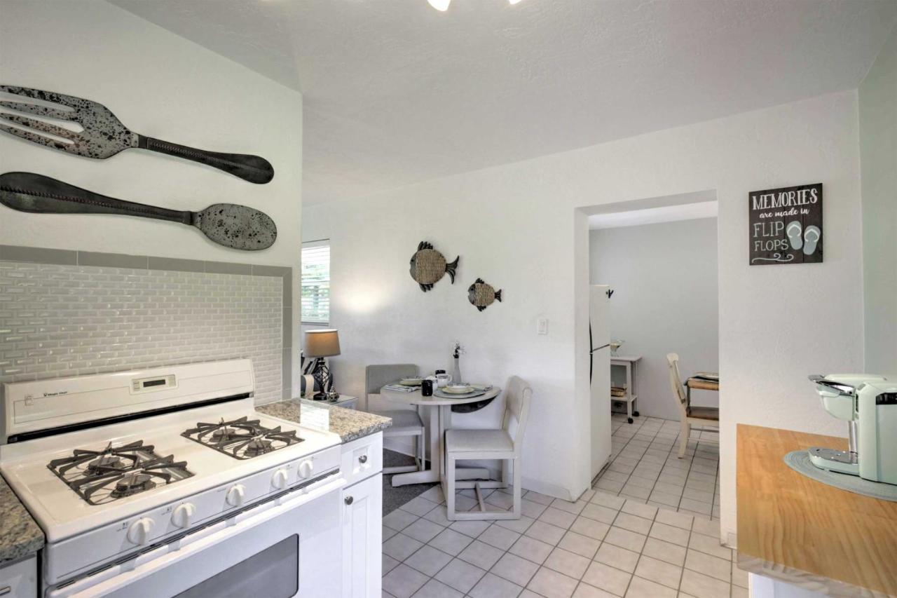 New Smyrna Beach Abode With Fire Pit, Walk To Beach! エクステリア 写真